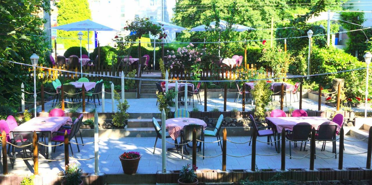 Hotel Am Schloss Borbeck Essen Bagian luar foto